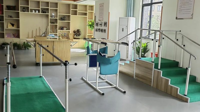 养老照护用具材质选择：安全与舒适的平衡之道