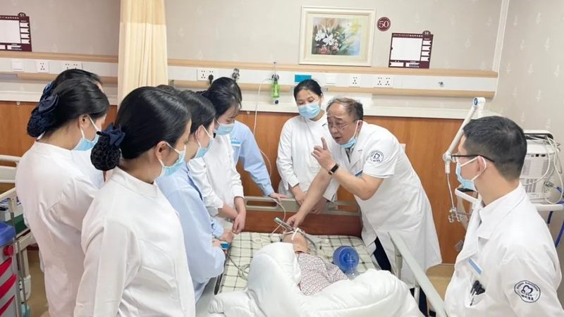上海智能养老硬件加盟：从卖设备到卖服务的转型关键