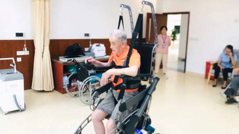 医院陪护床：揭秘其背后的科学设计与安全标准